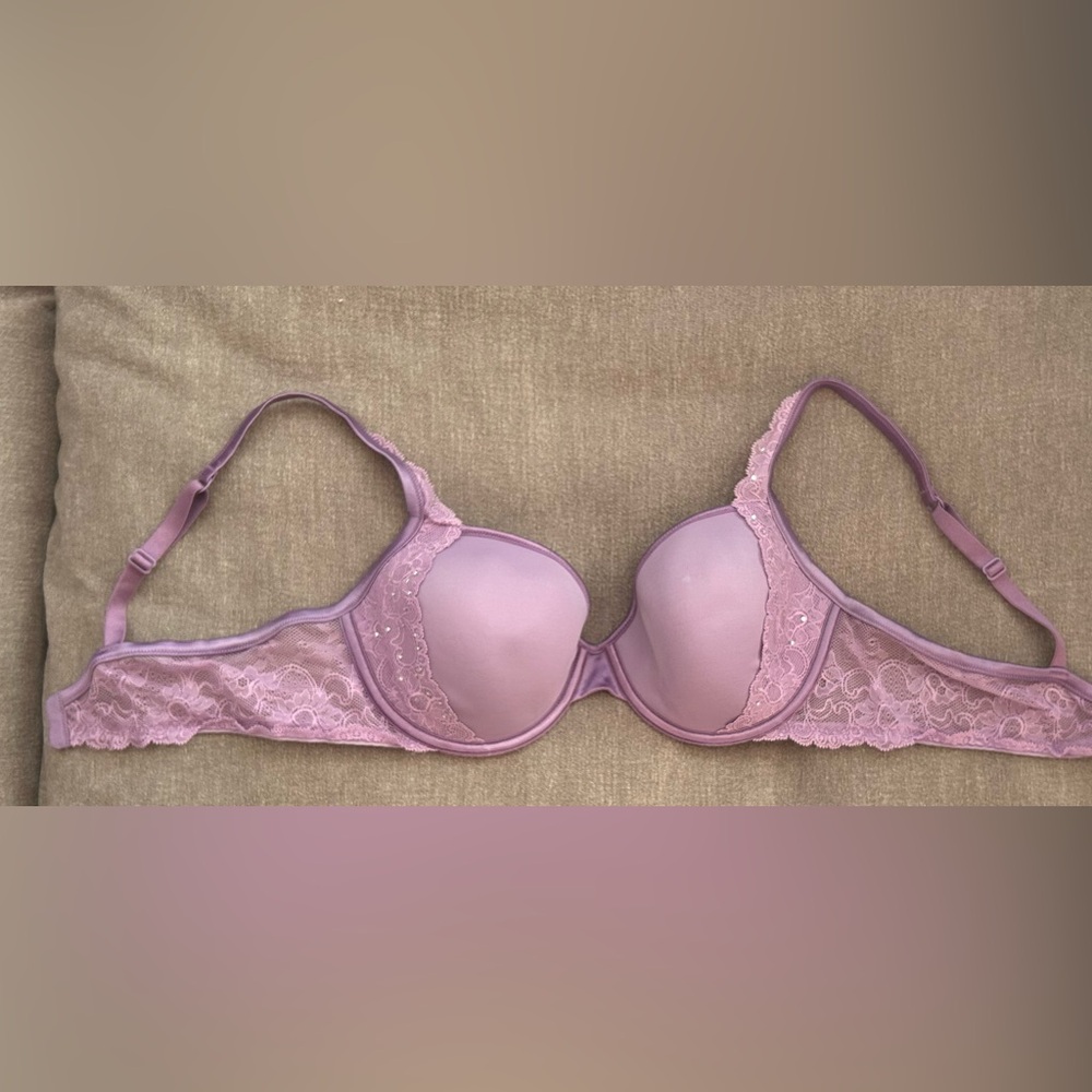 Victoria’s Secret Lavender Lace Underwire Bra with crystal embellishments bra